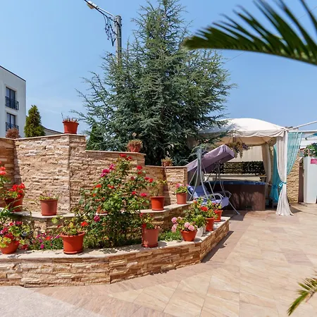 Hotel Kataleya Mamaia Nord 3*